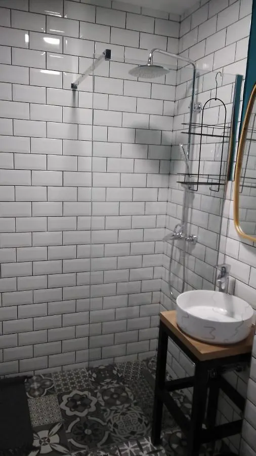 Apartman 400 Met Od Plaze, Park Free Póla